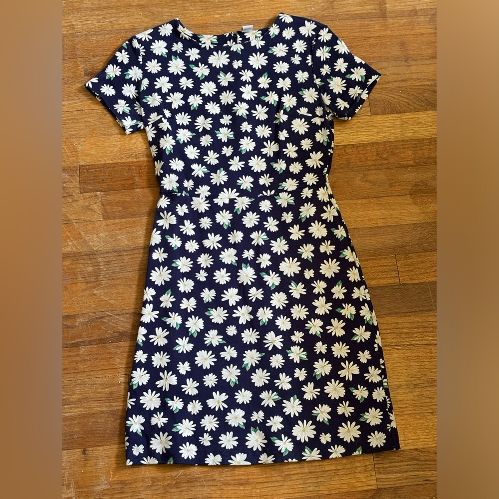 super cute xs flower dress!